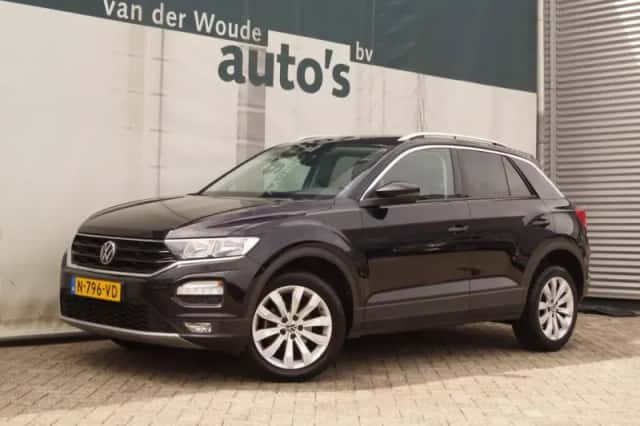 Volkswagen T-Roc (2021) thumbnail 2