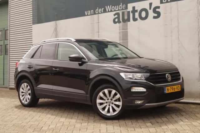 Volkswagen T-Roc (2021) thumbnail 3