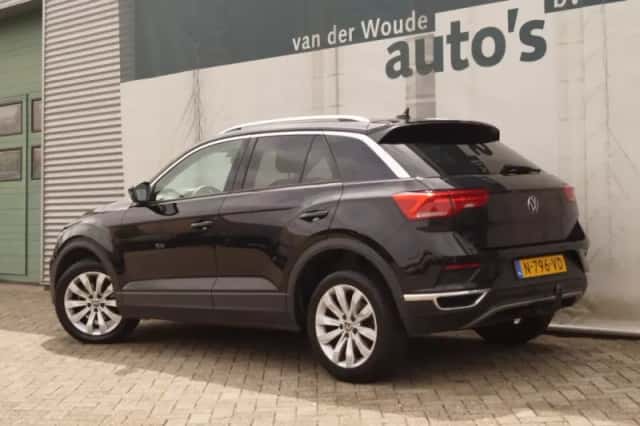 Volkswagen T-Roc (2021) thumbnail 4