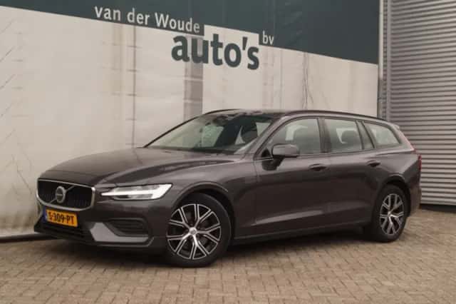 Volvo V60 (2023) thumbnail 3