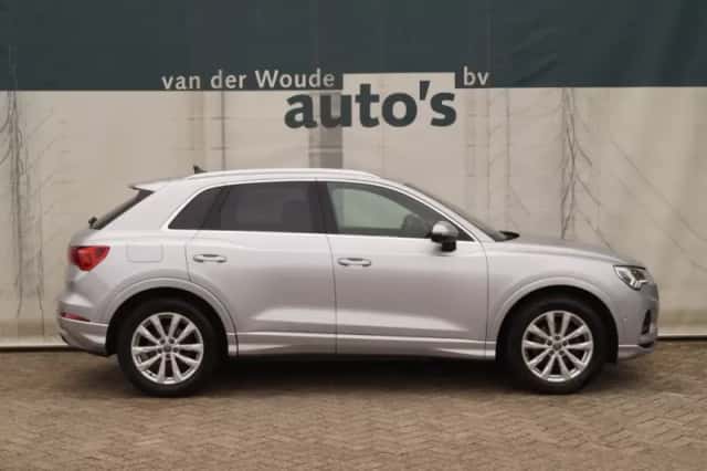 Audi Q3 (2019) thumbnail 2