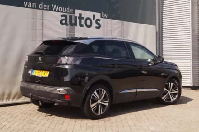 Peugeot 3008 (2021) thumbnail 4