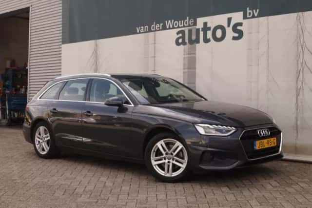 Audi A4 (2022) thumbnail 3
