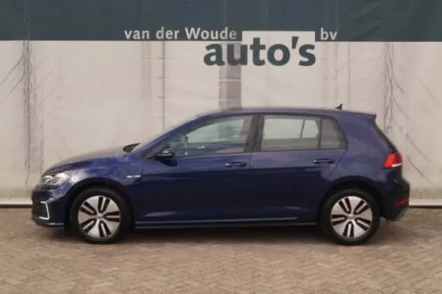 Volkswagen Golf (2020) thumbnail 1