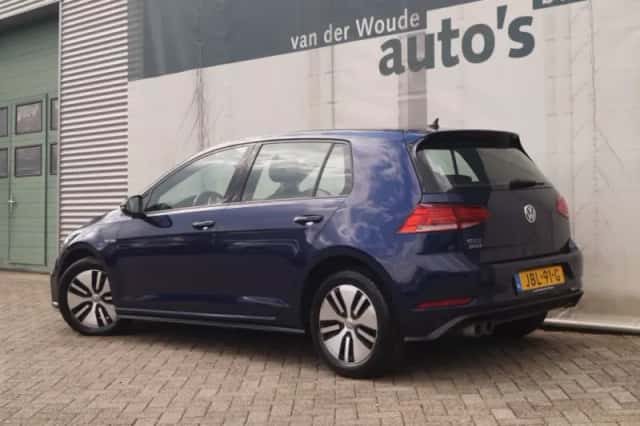Volkswagen Golf (2020) thumbnail 5