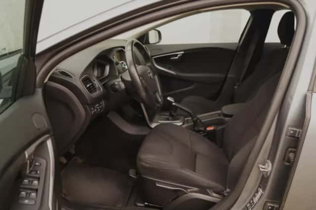 Volvo V40 Cross Country (2018) thumbnail 6