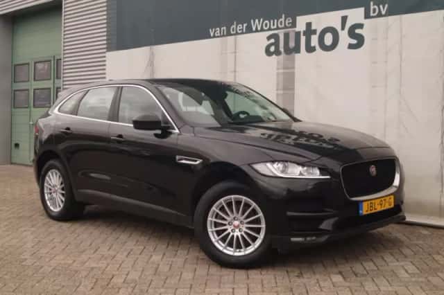 Jaguar F-Pace (2017) thumbnail 3