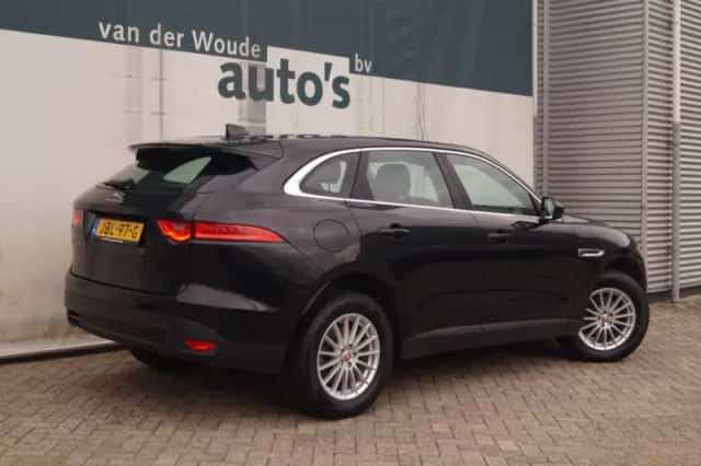 Jaguar F-Pace (2017) thumbnail 4