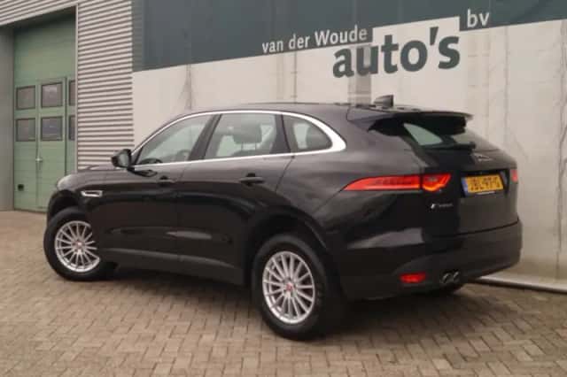 Jaguar F-Pace (2017) thumbnail 5