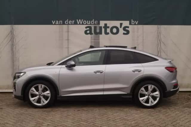 Audi Q4 e-tron (2022) thumbnail 1