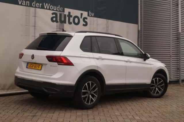 Volkswagen Tiguan (2021) thumbnail 5