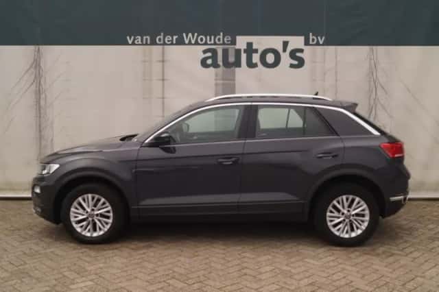 Volkswagen T-Roc (2021) thumbnail 1