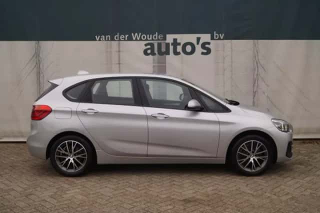 BMW 2-Serie Active Tourer (2018) thumbnail 2