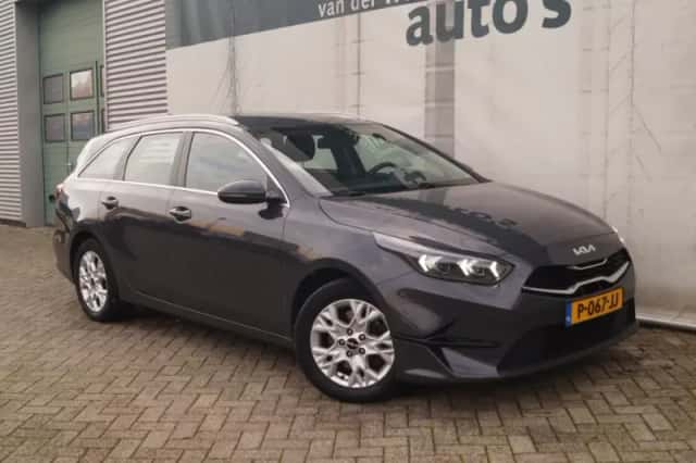 Kia Ceed (2022) thumbnail 4