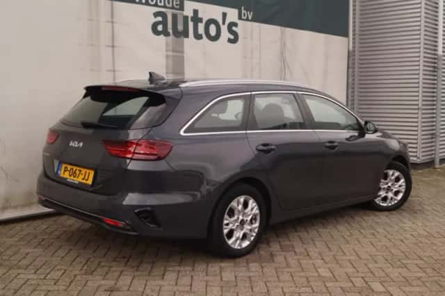 Kia Ceed (2022) thumbnail 5