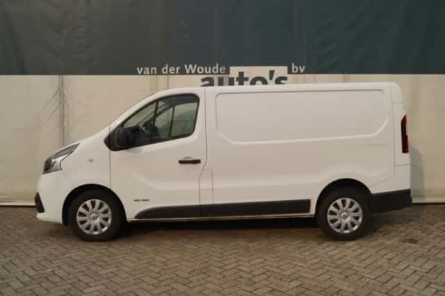Renault Trafic (2017) thumbnail 1