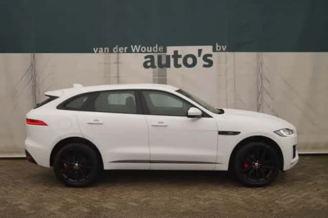Jaguar F-Pace (2017) thumbnail 2