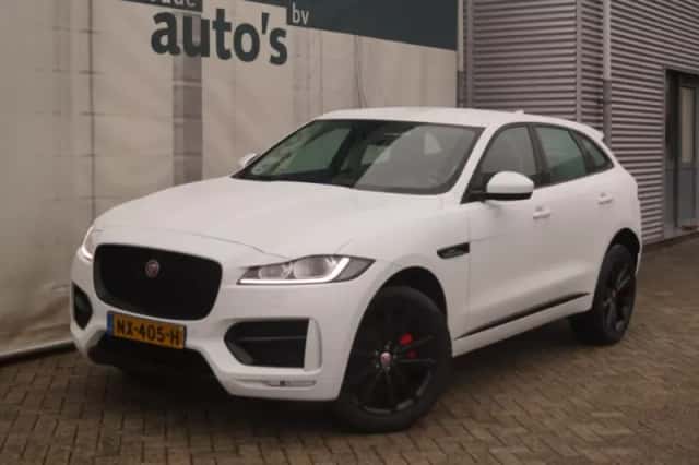 Jaguar F-Pace (2017) thumbnail 3