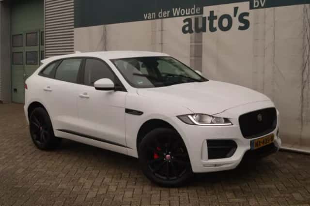 Jaguar F-Pace (2017) thumbnail 4