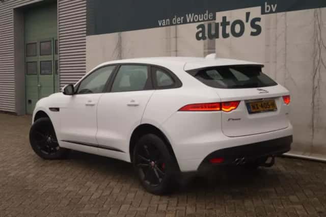 Jaguar F-Pace (2017) thumbnail 6