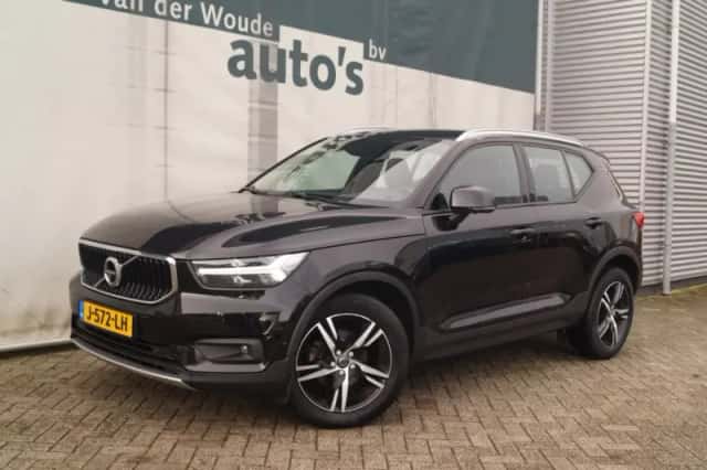 Volvo XC40 (2020) thumbnail 3