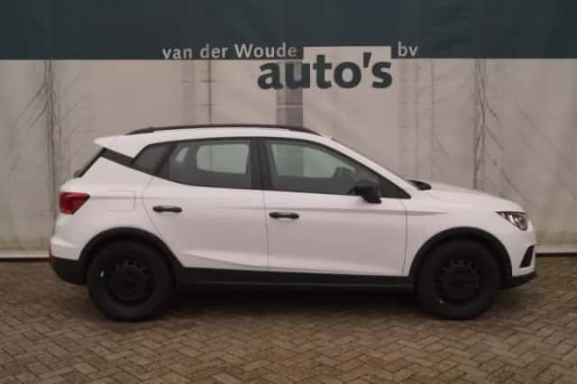 SEAT Arona (2021) thumbnail 2