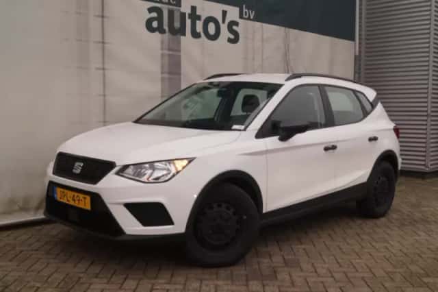 SEAT Arona (2021) thumbnail 3