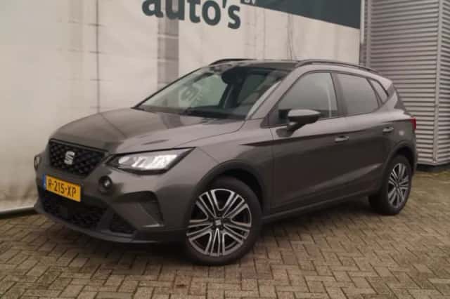 SEAT Arona (2022) thumbnail 3