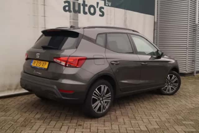 SEAT Arona (2022) thumbnail 5