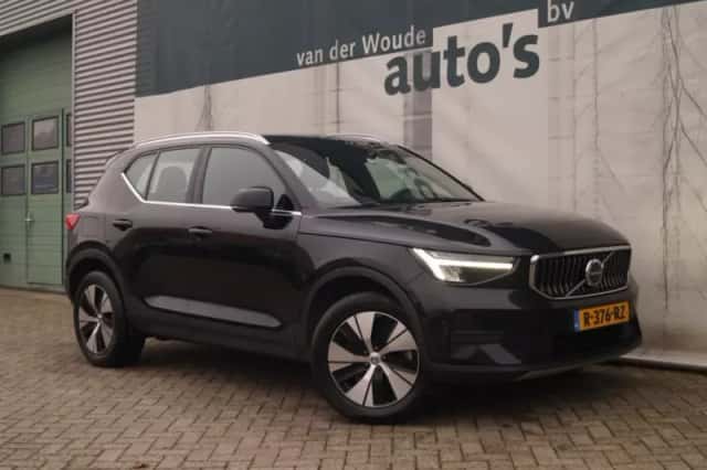 Volvo XC40 (2022) thumbnail 5