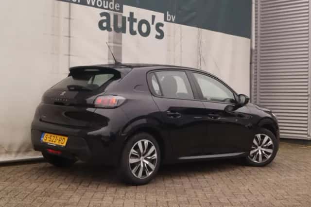 Peugeot 208 (2023) thumbnail 6