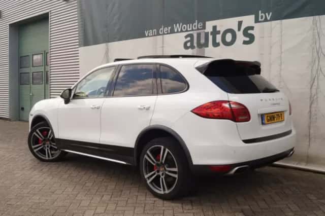 Porsche Cayenne (2014) thumbnail 6