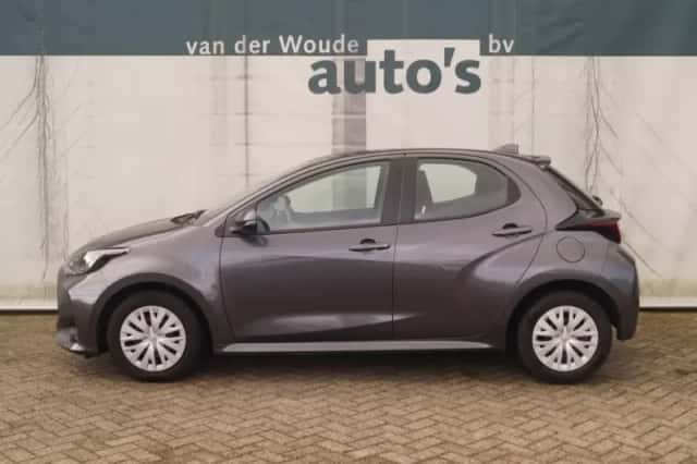 Toyota Yaris (2023) thumbnail 1
