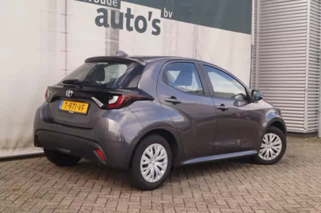 Toyota Yaris (2023) thumbnail 5