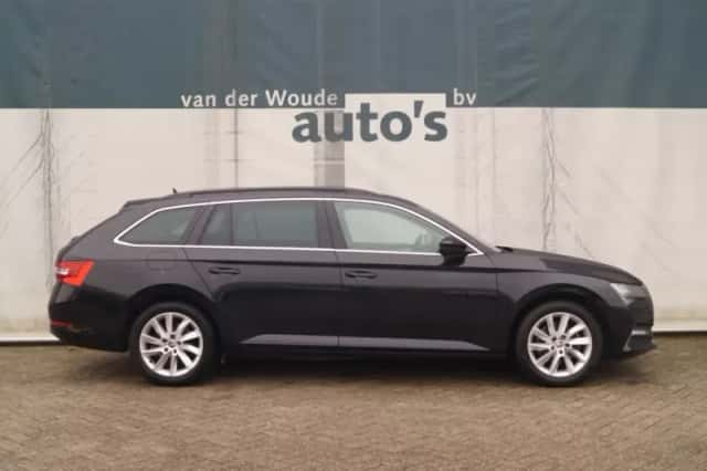 Škoda Superb (2022) thumbnail 2