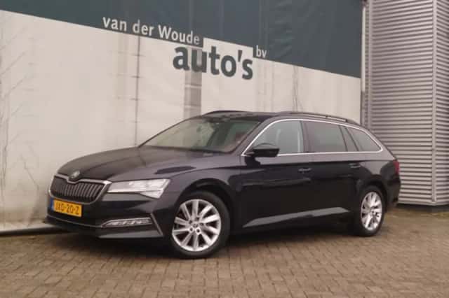 Škoda Superb (2022) thumbnail 3
