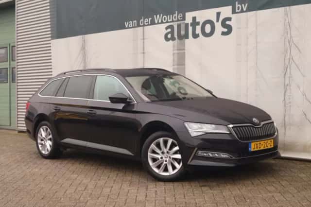 Škoda Superb (2022) thumbnail 4