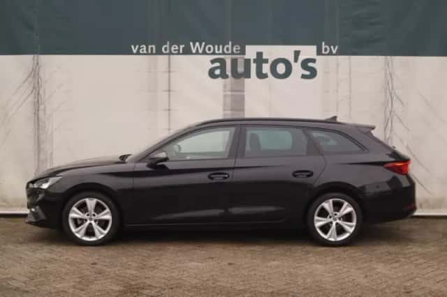 SEAT Leon (2021) thumbnail 1