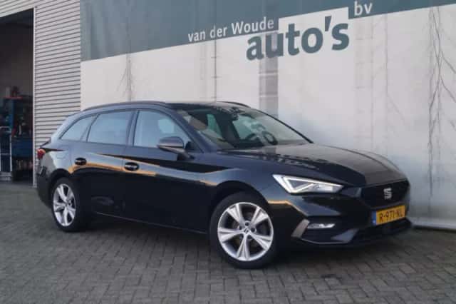 SEAT Leon (2021) thumbnail 4