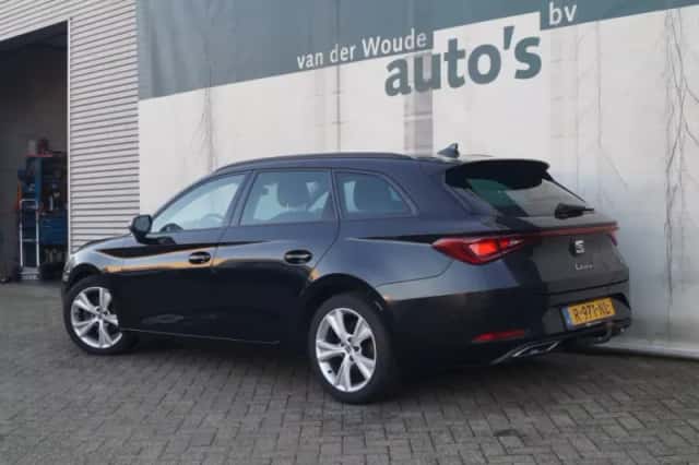 SEAT Leon (2021) thumbnail 5