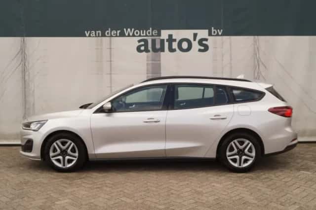 Ford Focus (2022) thumbnail 1