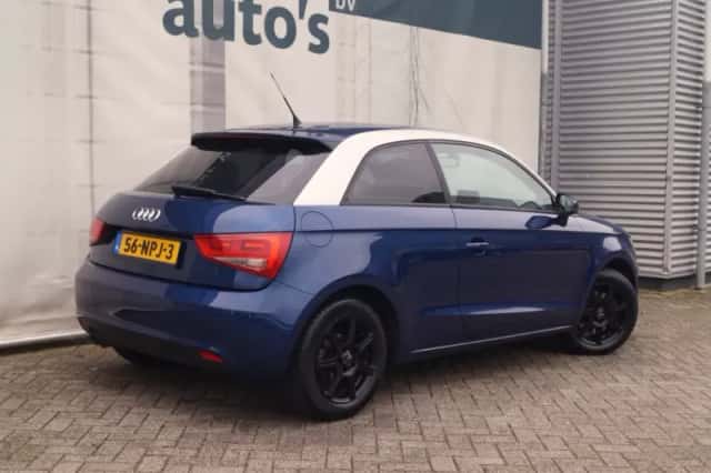 Audi A1 (2010) thumbnail 4