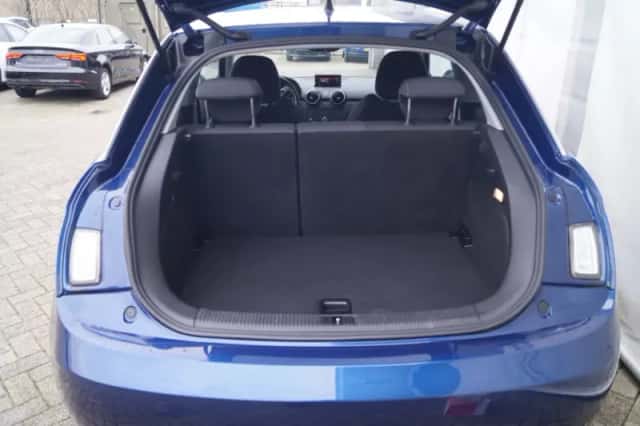 Audi A1 (2010) thumbnail 6