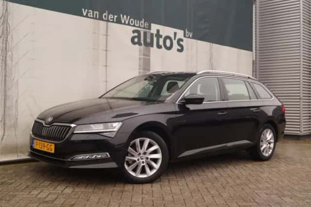 Škoda Superb (2022) thumbnail 3