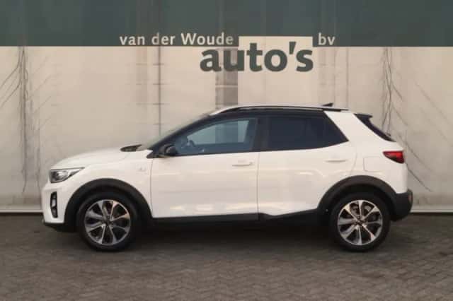 Kia Stonic (2020) thumbnail 1