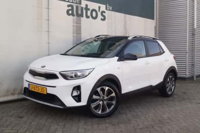 Kia Stonic (2020) thumbnail 3