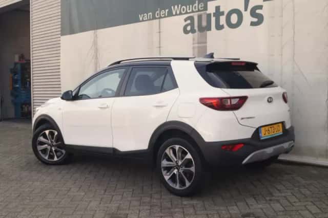 Kia Stonic (2020) thumbnail 6