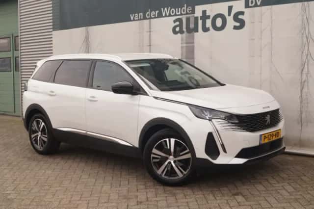 Peugeot 5008 (2022) thumbnail 4