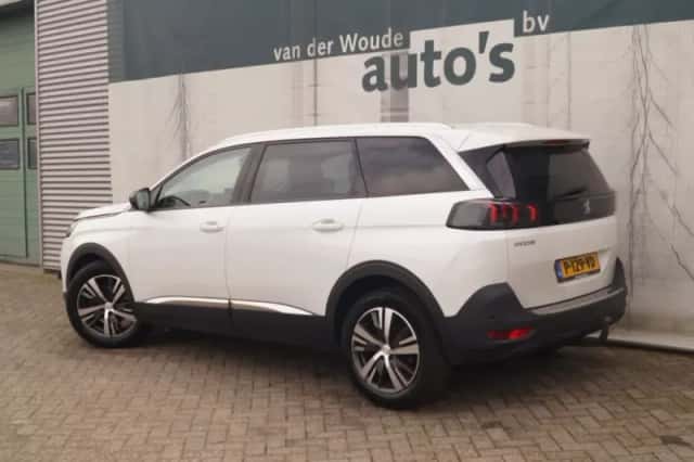 Peugeot 5008 (2022) thumbnail 6