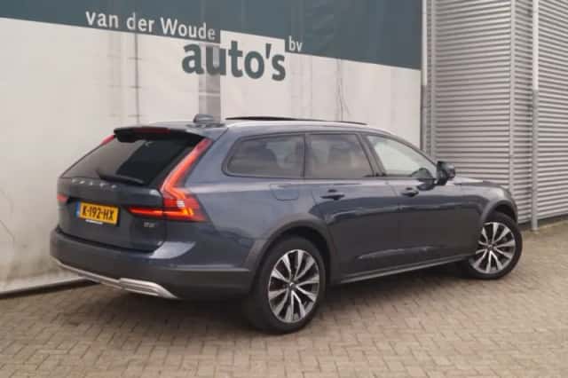 Volvo V90 Cross Country (2021) thumbnail 5